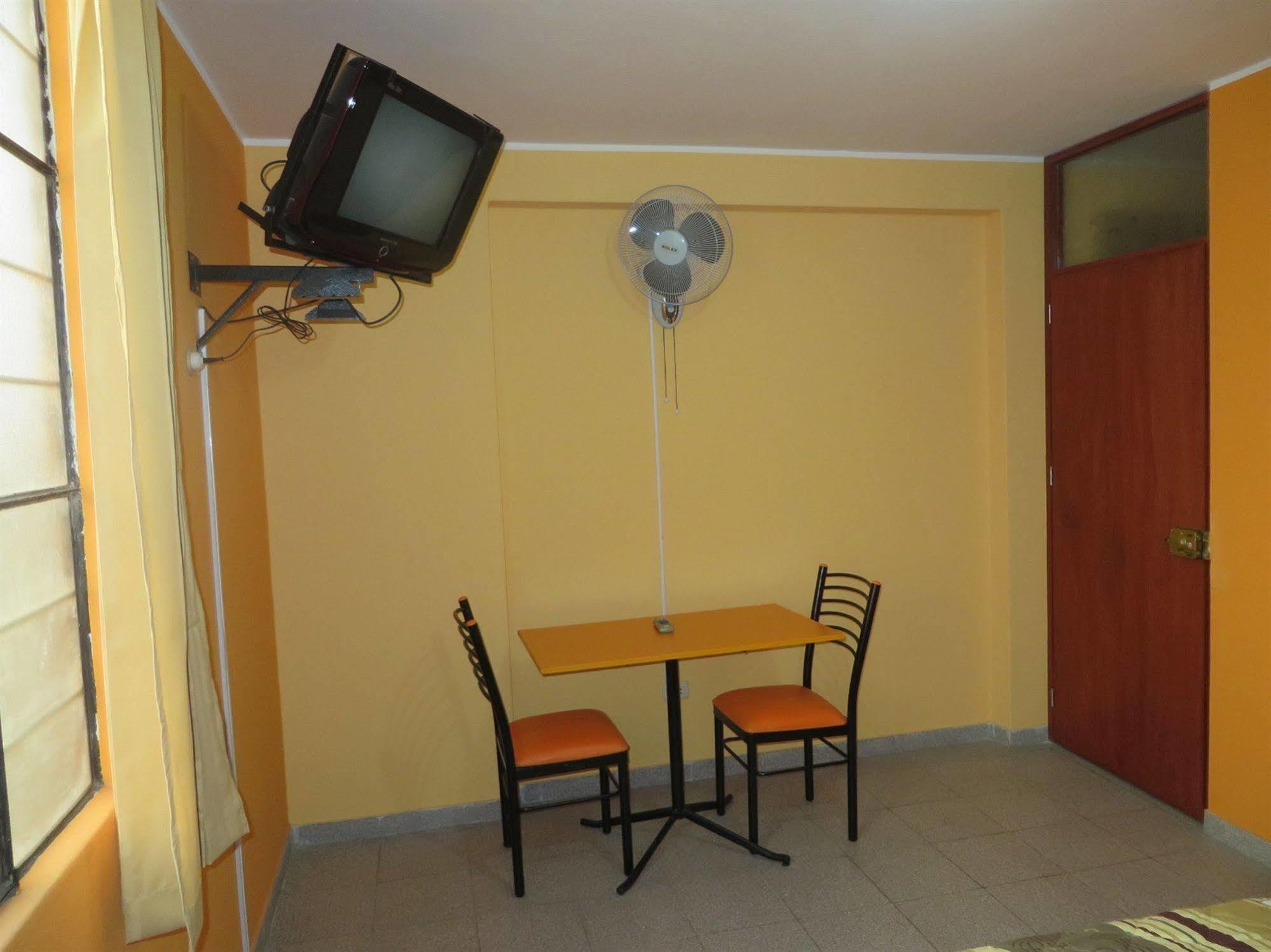 Kurmi Hostel Lima Airport מראה חיצוני תמונה